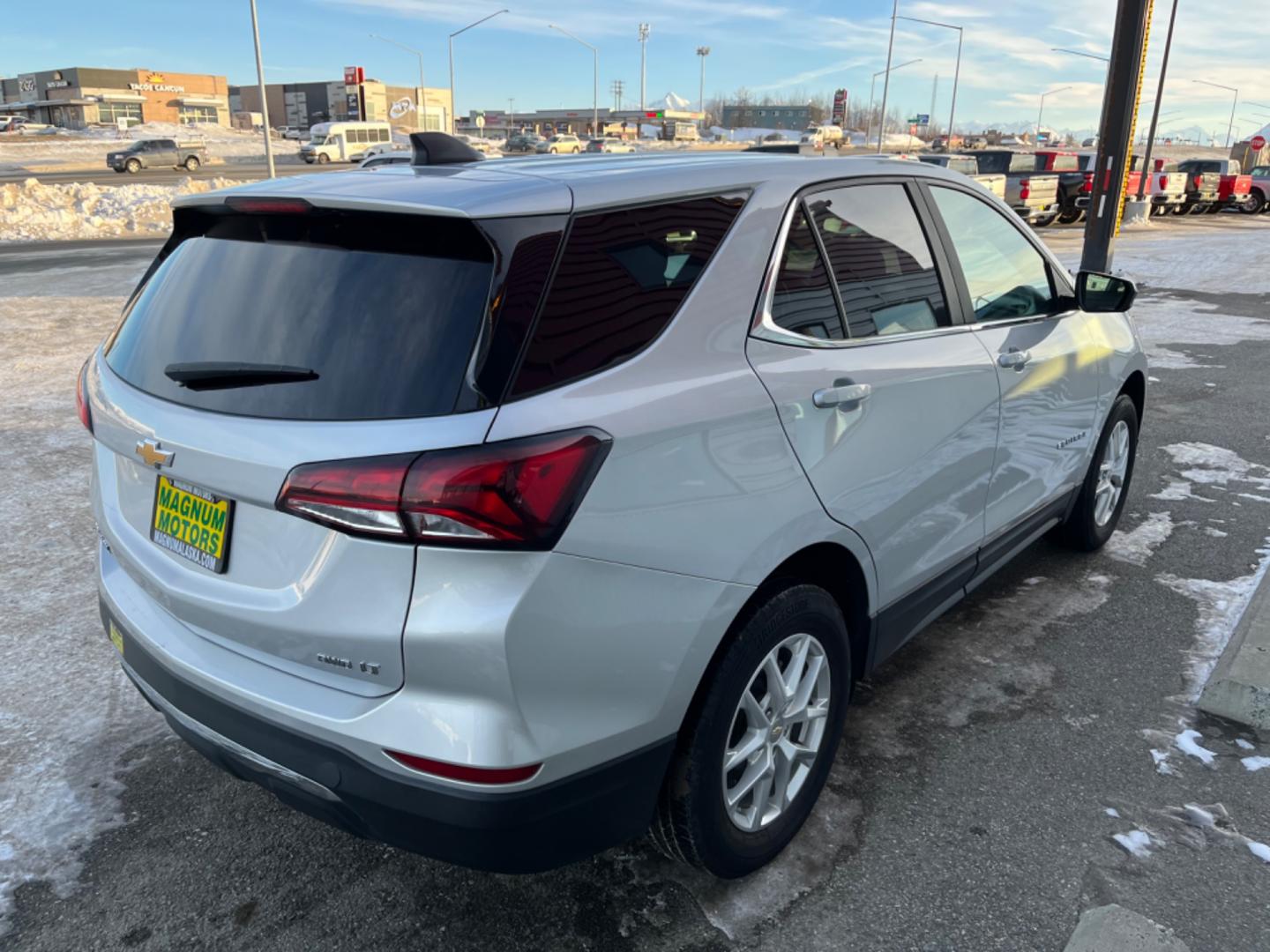 2022 Silver /charcoal cloth Chevrolet Equinox LT AWD (3GNAXUEV4NL) with an 1.5L L4 DOHC 16V TURBO engine, 6A transmission, located at 1960 Industrial Drive, Wasilla, 99654, (907) 274-2277, 61.573475, -149.400146 - Photo#6